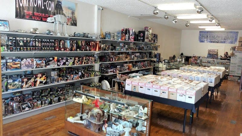 FOXPROWL TOYS & COMICS